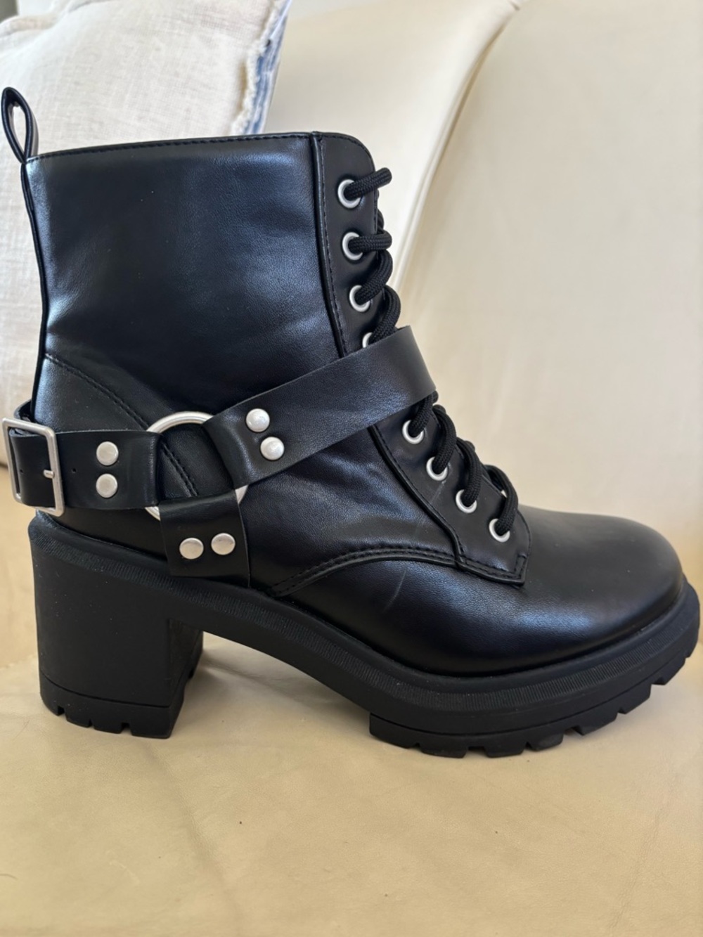 No Boundaries Black Harness Buckle Chunky Lug Heels Moto Boots Size 8.5 Wide